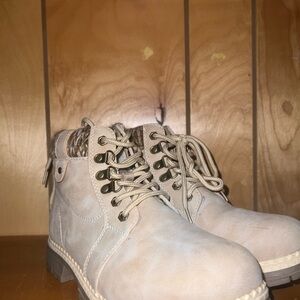 Women’s Tan and Suede Lace-Up Boots